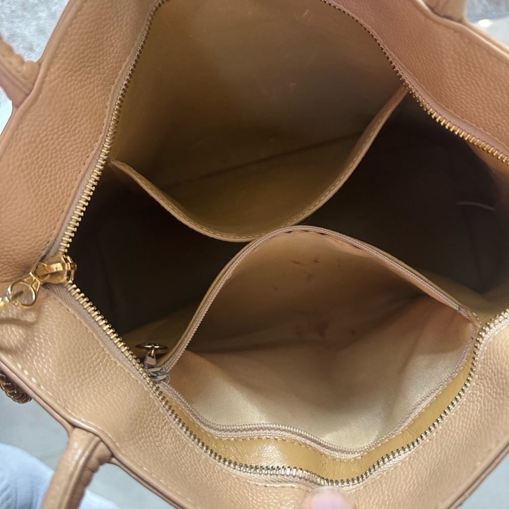 CHANEL Caviar Medallion Tote - Picture 4 of 6